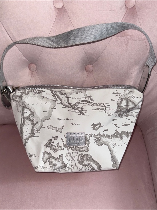 Alviero Martini Handbags - Alviero Martini White/Gray Geo-Print Shoulder Bag